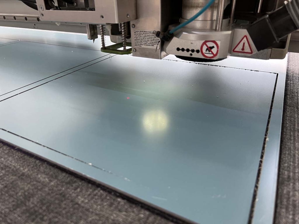 Печать на композите в Москве - широкоформатная типография полного цикла